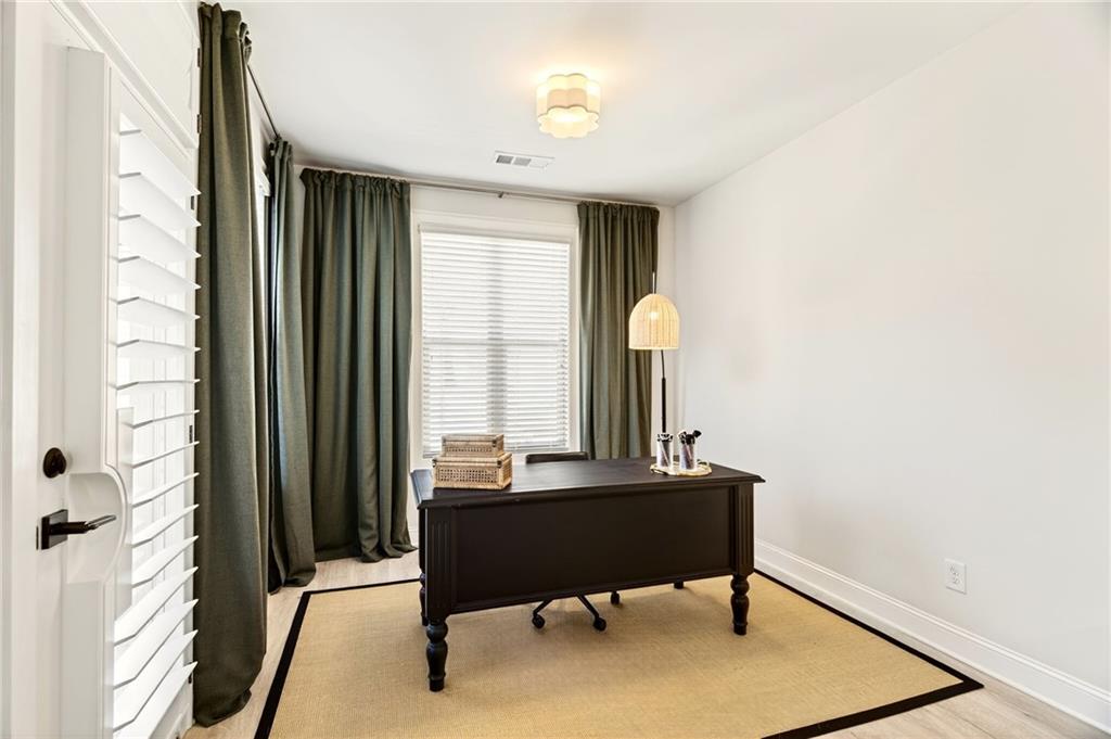 4342 Parkside Place Atlanta, GA 30342 - Photo 29 of 40