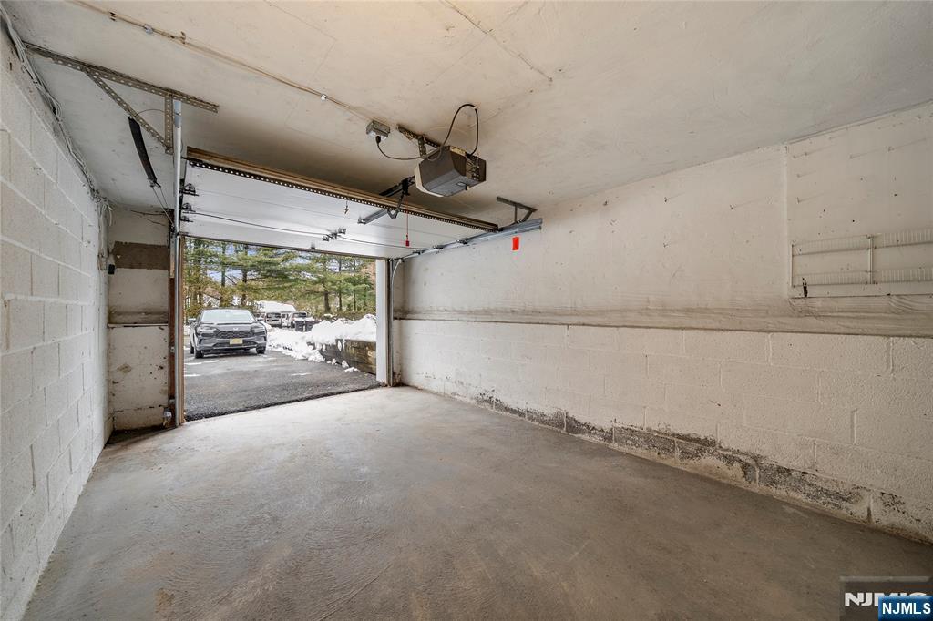44 Knickerbocker Road Cresskill, NJ 07626 - Photo 23 of 26 a view of a garage