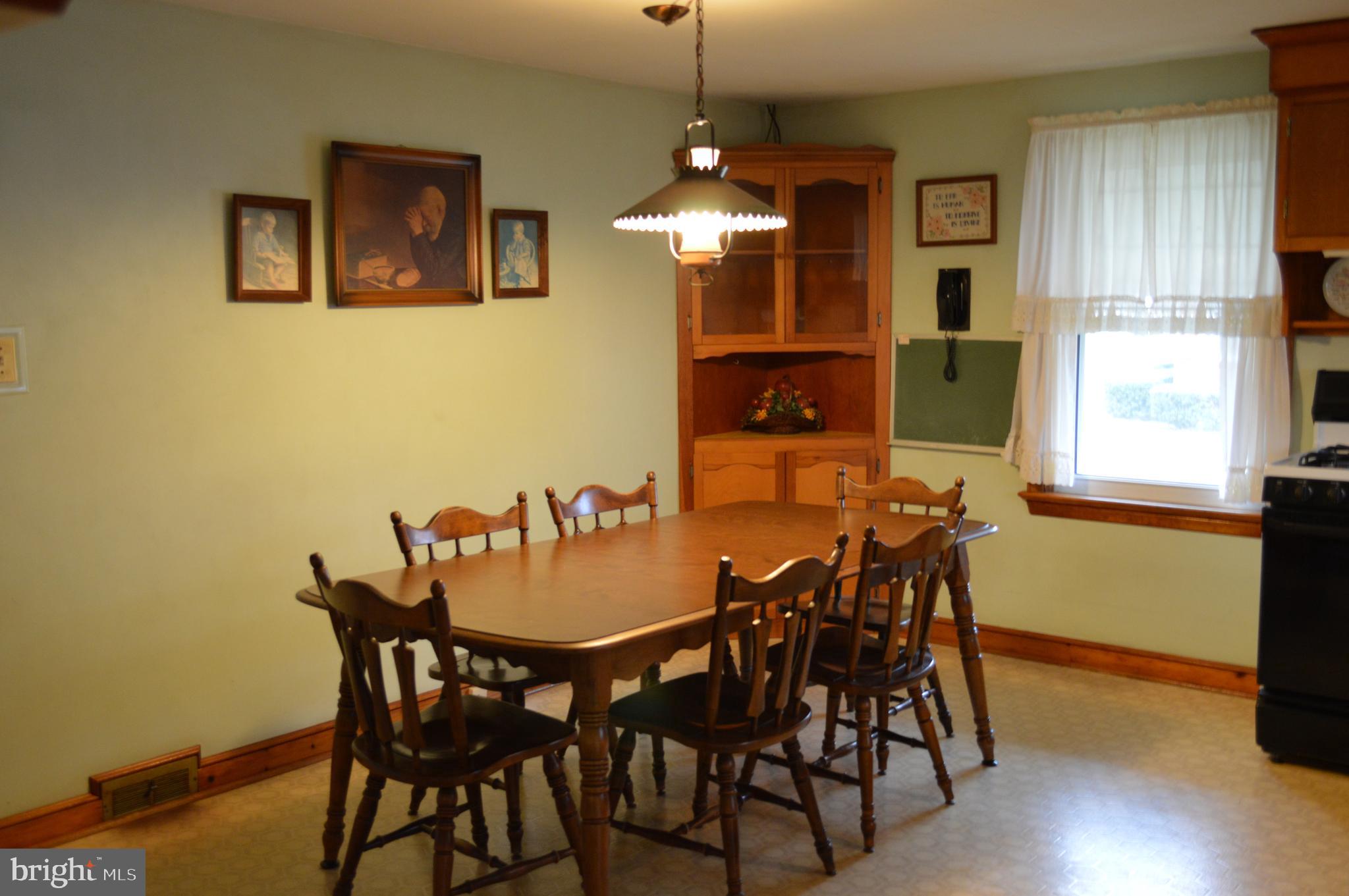 279 Barnsley Road Oxford, PA 19363 - Photo 4 of 19 Eat in Kitchen