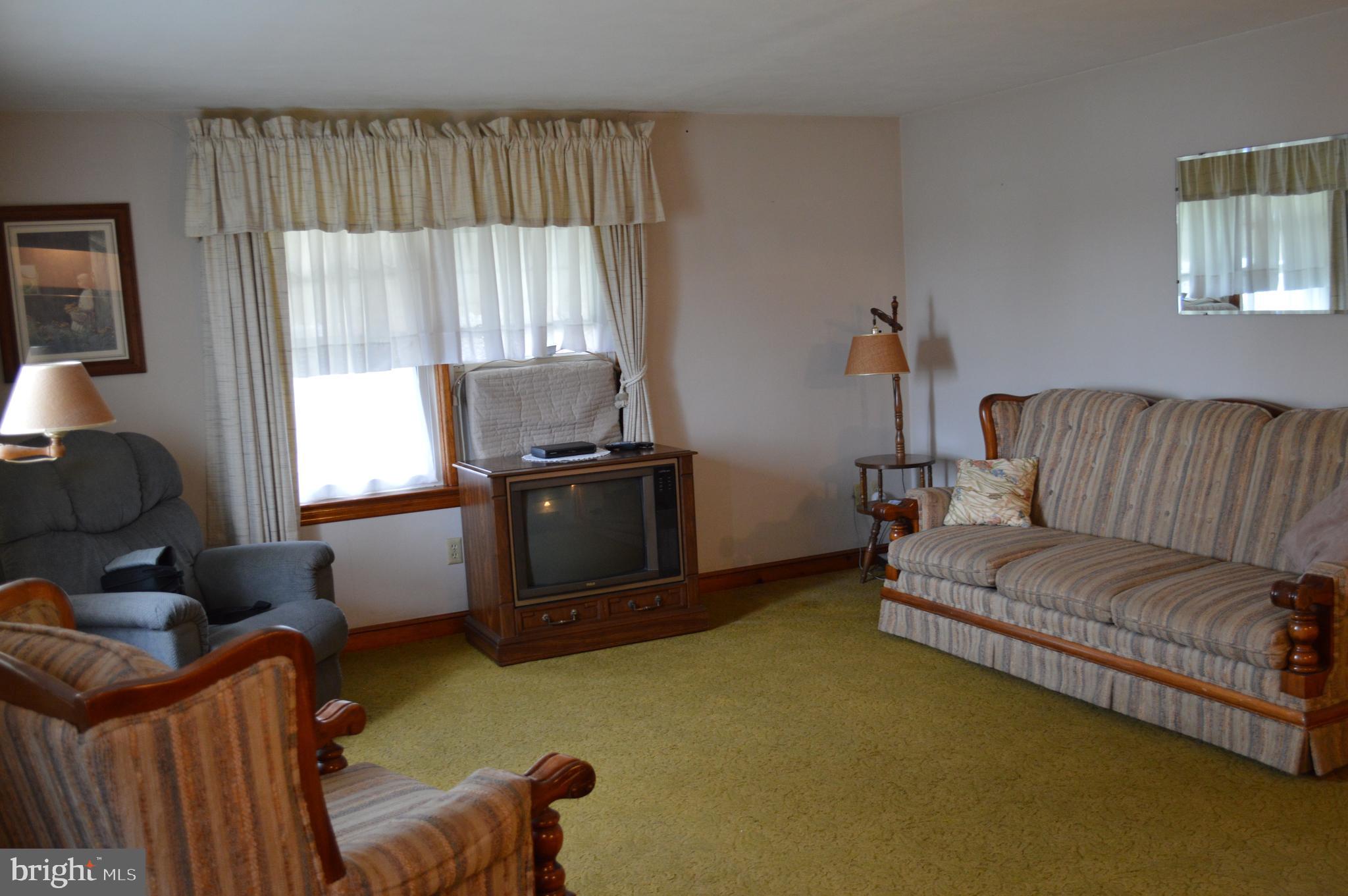 279 Barnsley Road Oxford, PA 19363 - Photo 5 of 19 Living Room