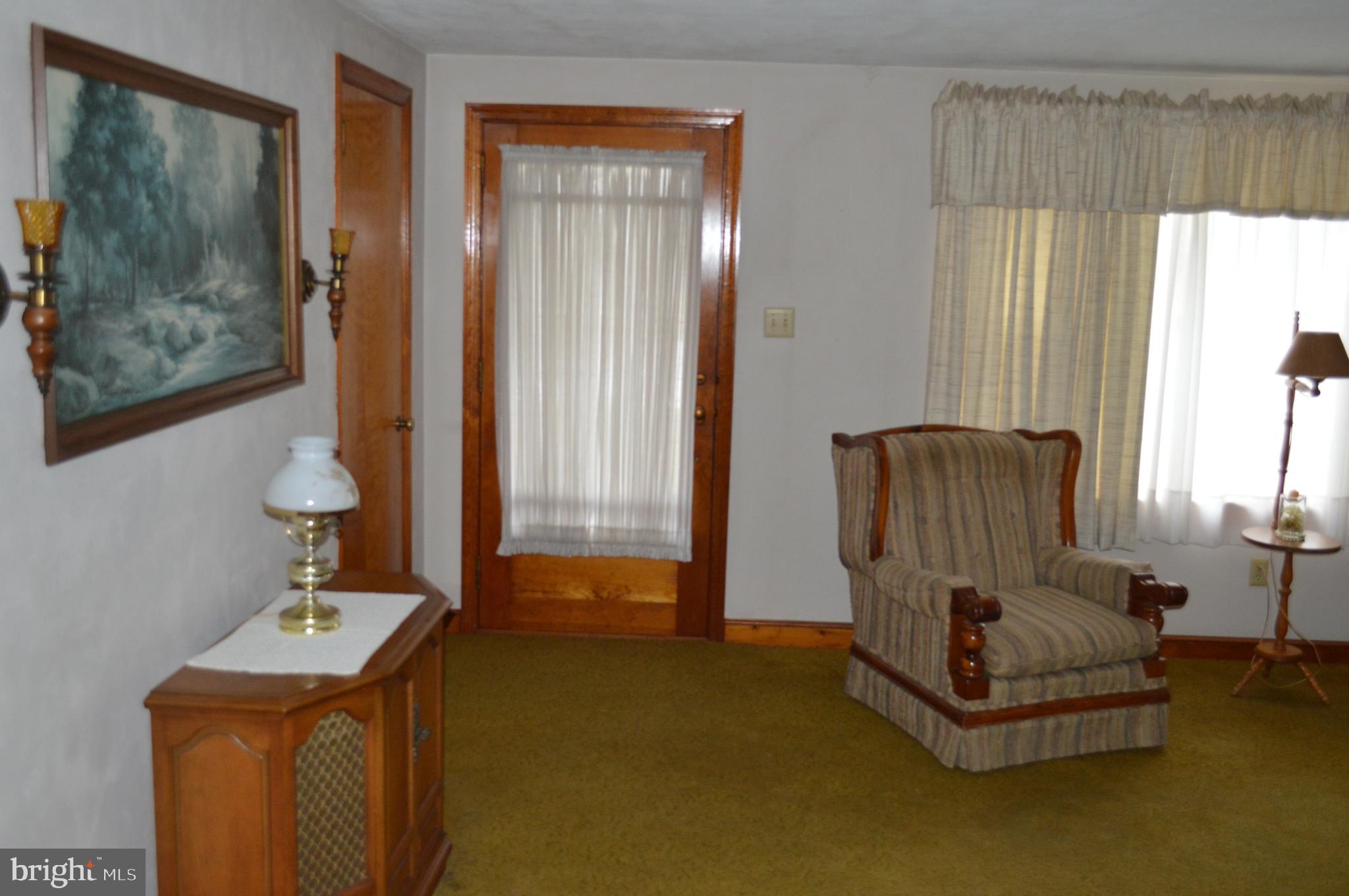 279 Barnsley Road Oxford, PA 19363 - Photo 7 of 19 Living Room