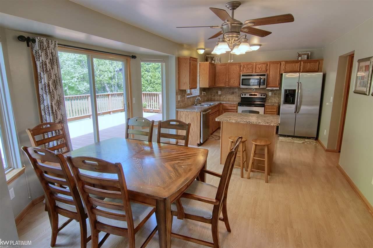 49461 Monte Road New Baltimore, MI 48047 - Photo 9 of 35 31348208-8.JPG