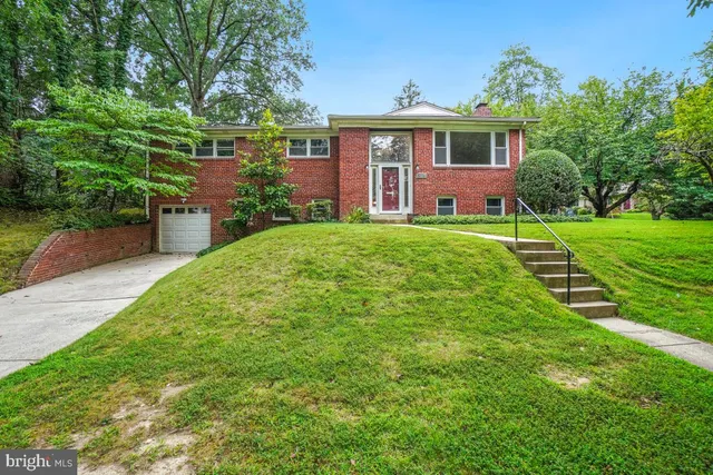 $1,079,000 | 9016 Levelle Drive, Chevy Chase, MD 20815