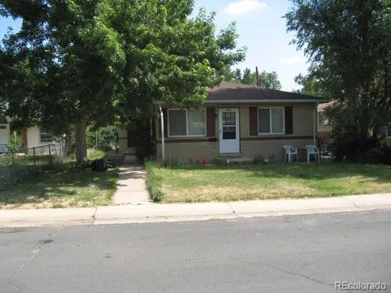 $1,700 | 2223 West Parkhill Avenue, Littleton, CO 80120