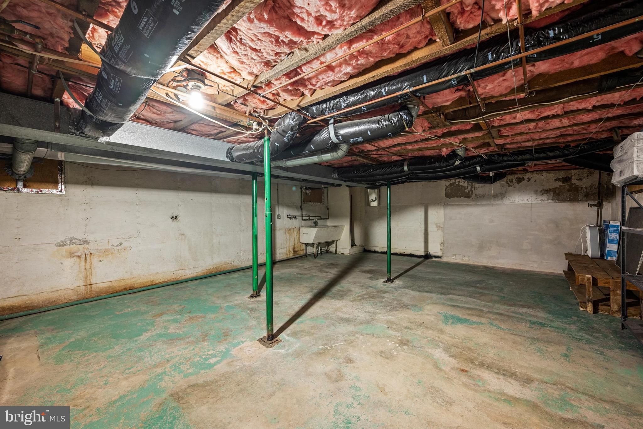 160 Apple Valley Road Winchester, VA 22602 - Photo 31 of 38 Full unfinished basement for storage/workroom