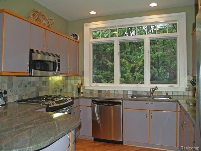 319 Lincoln Road Grosse Pointe, MI 48230 - Photo 7 of 24 Kitchen