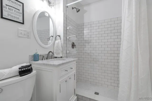 $2,750 | 617 Niagara Street, Unit 1, Buffalo, NY 14201