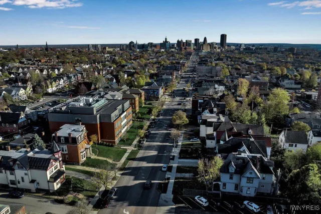 $2,750 | 617 Niagara Street, Unit 1, Buffalo, NY 14201