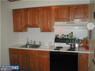 31 Dutton Mill Road Aston, PA 19014 - Photo 2 of 12 Kitchen