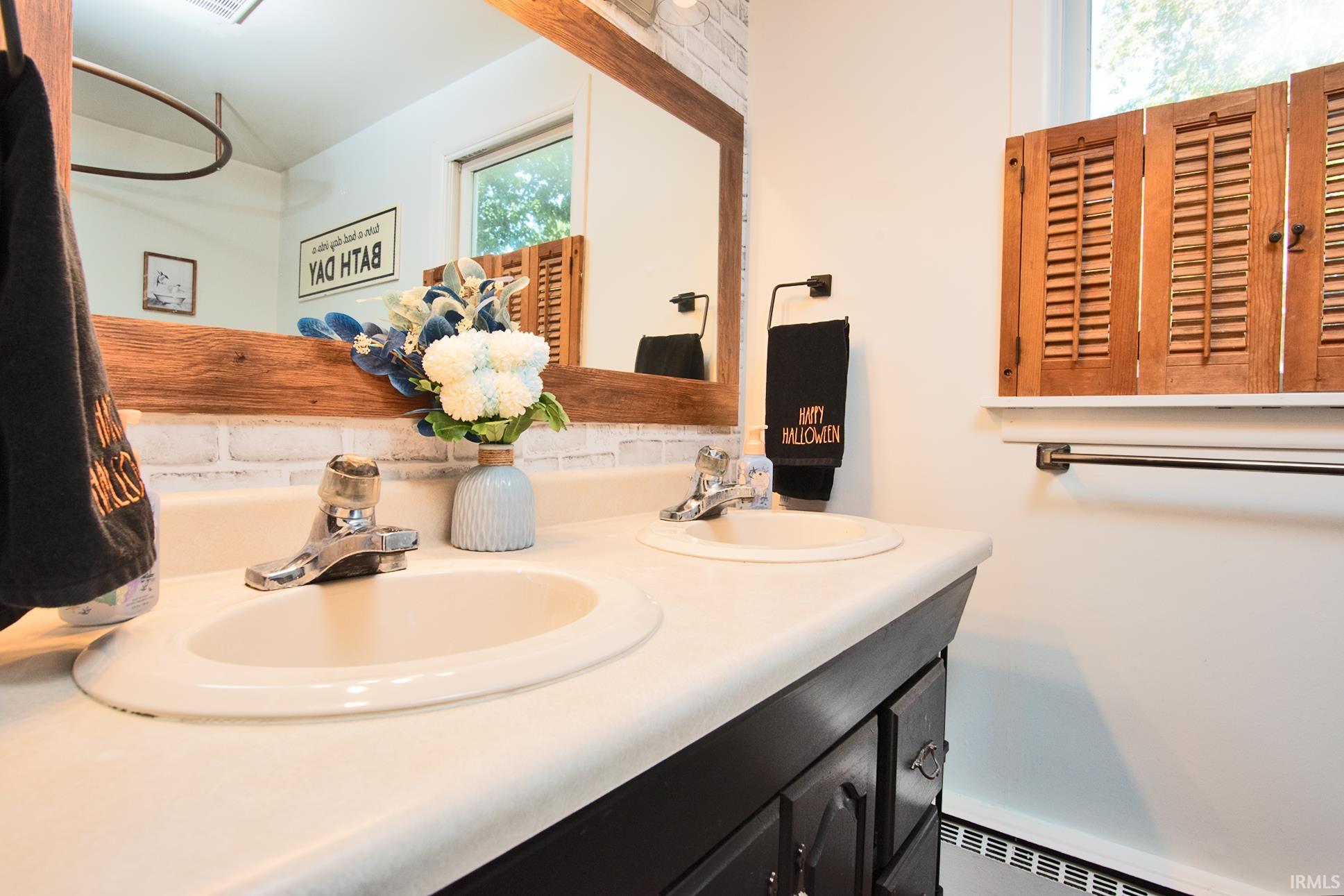 11818 North Roanoke Road Roanoke, IN 46783 - Photo 20 of 31