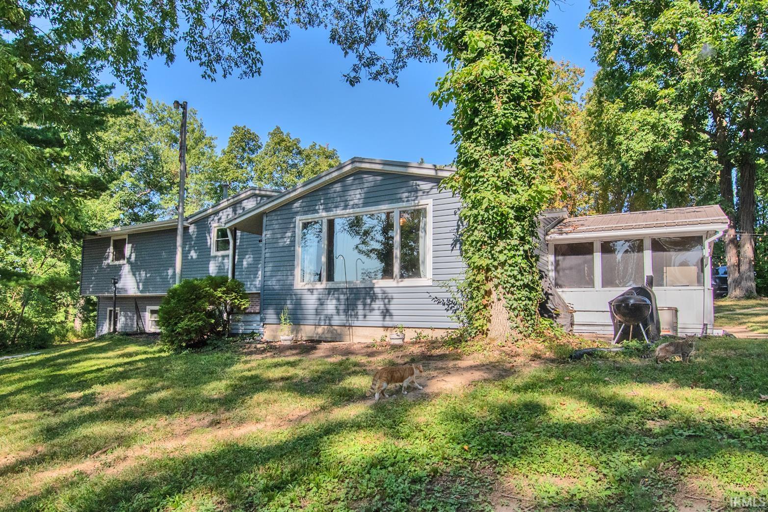 11818 North Roanoke Road Roanoke, IN 46783 - Photo 3 of 31