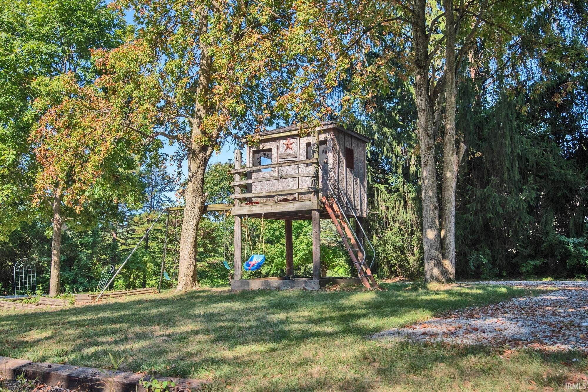 11818 North Roanoke Road Roanoke, IN 46783 - Photo 7 of 31