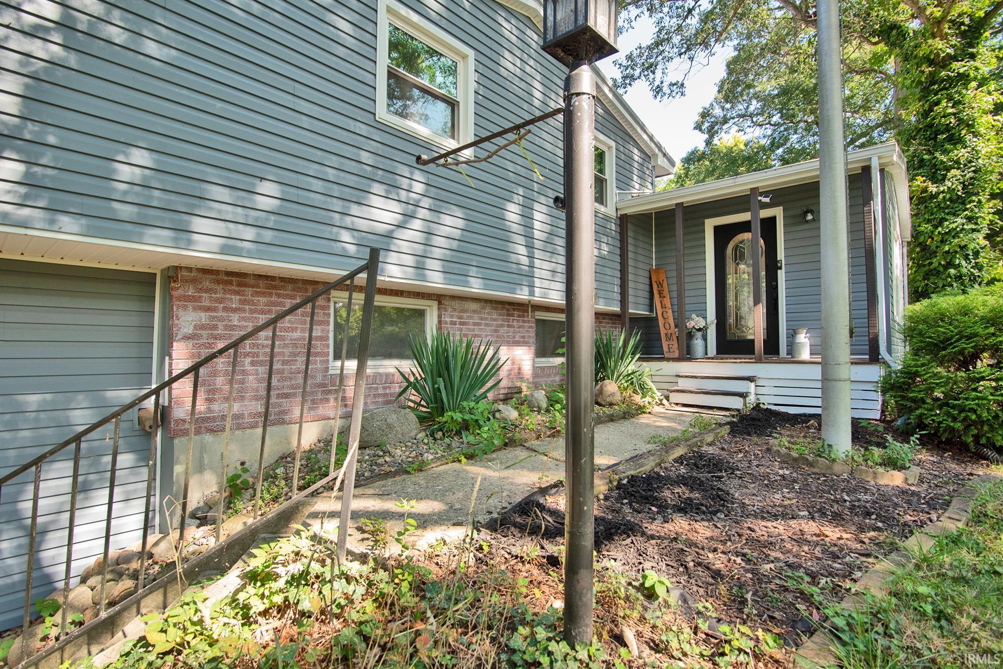 11818 North Roanoke Road Roanoke, IN 46783 - Photo 8 of 31