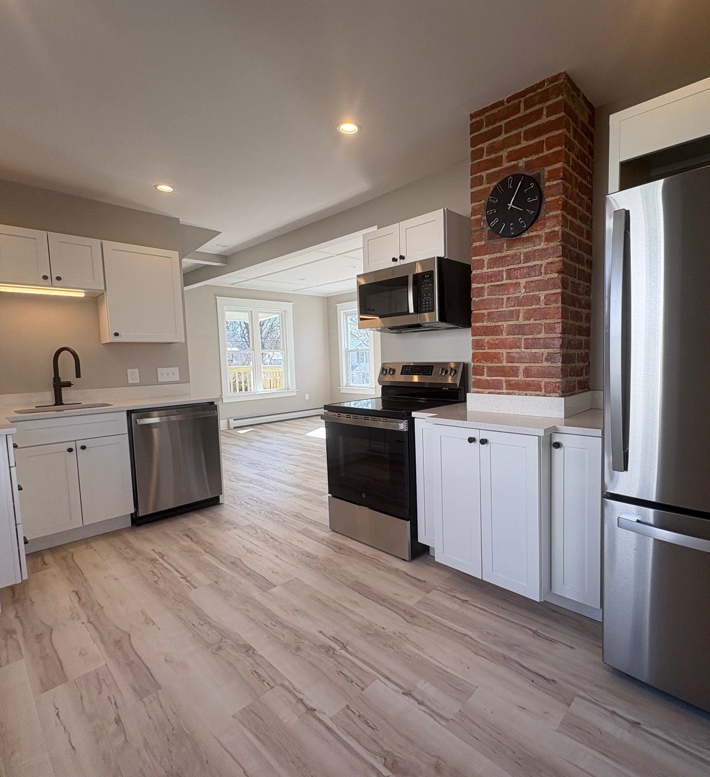 137 Oak Street Rutland, VT 05701 - Photo 8 of 20