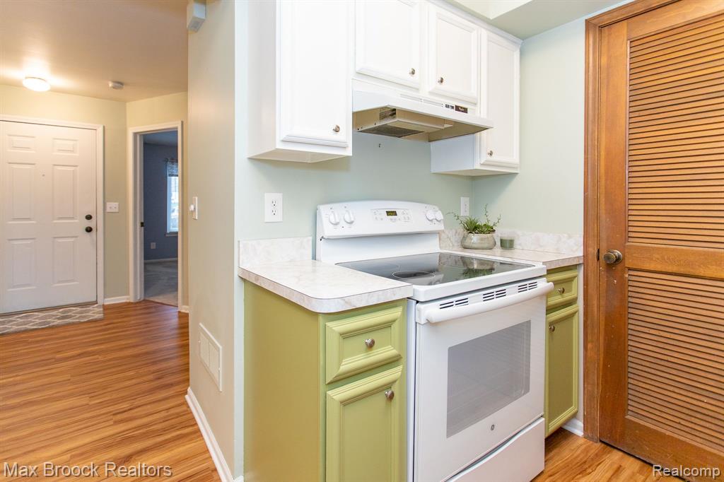 1501 Meadowside Drive Rochester Hills, MI 48307 - Photo 10 of 43