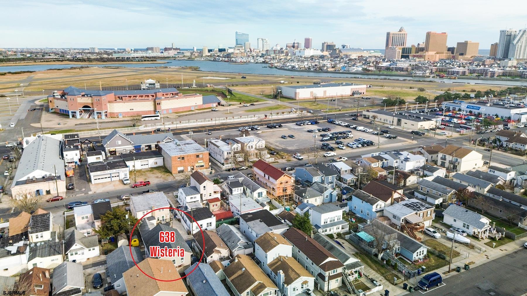 638 Wisteria Road Atlantic City, NJ 08401 - Photo 4 of 33 a view of a city with an ocean and houses