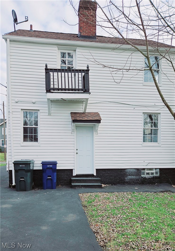 970 Pembrook Road Cleveland Heights, OH 44121 - Photo 4 of 10 Back of house featuring a balcony