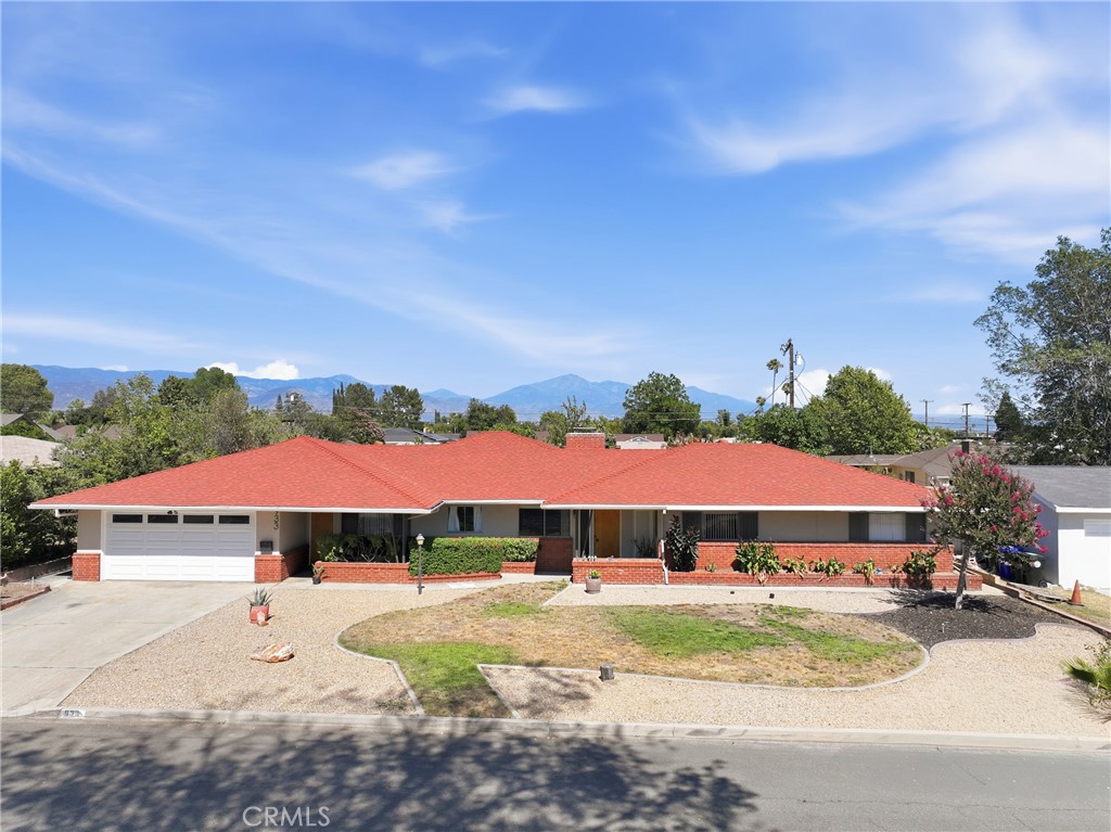 933 North Pine Avenue Rialto, CA 92376 - Photo 1 of 40