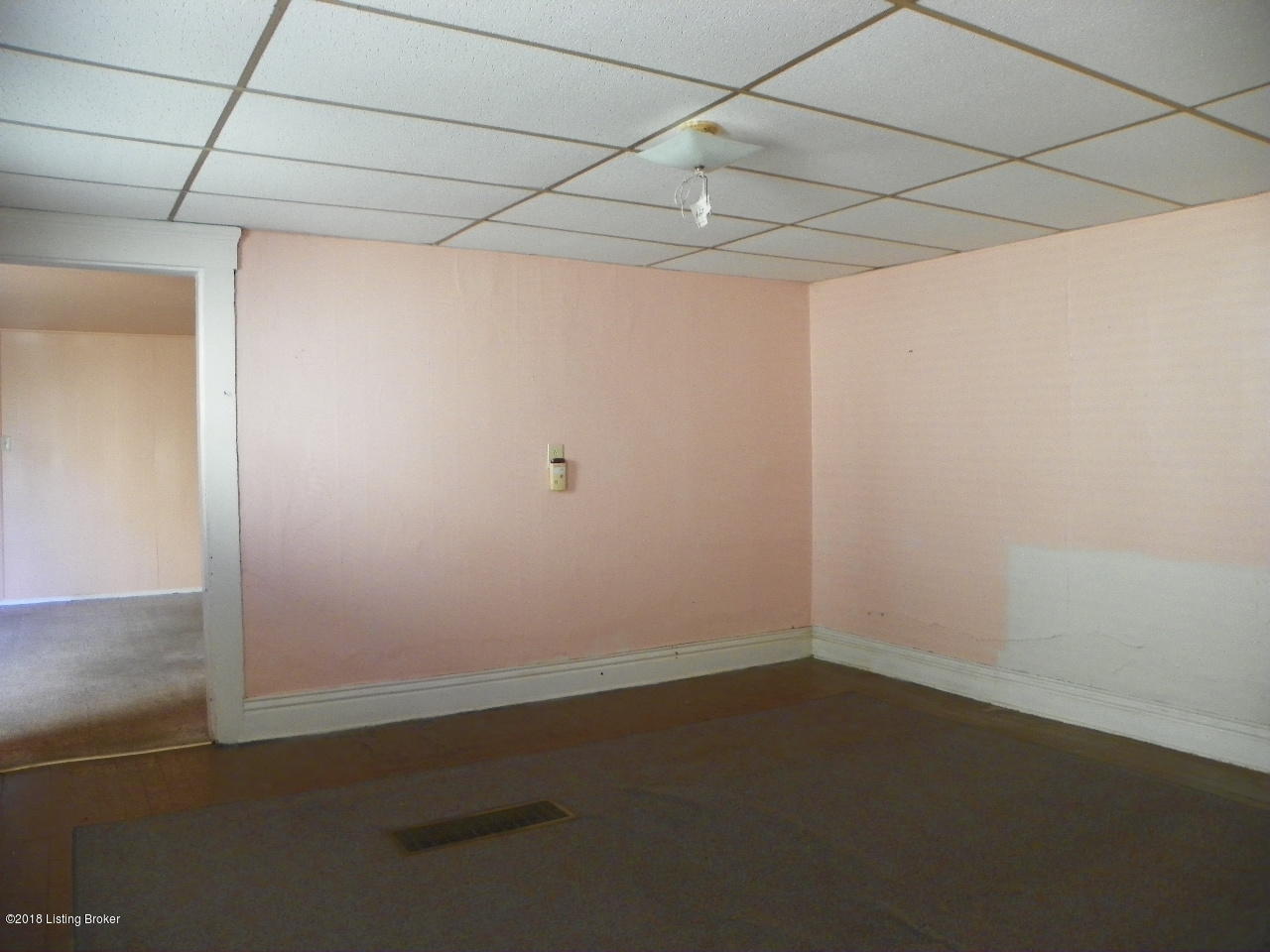 1107 Rammers Avenue Louisville, KY 40204 - Photo 5 of 11 000_0008