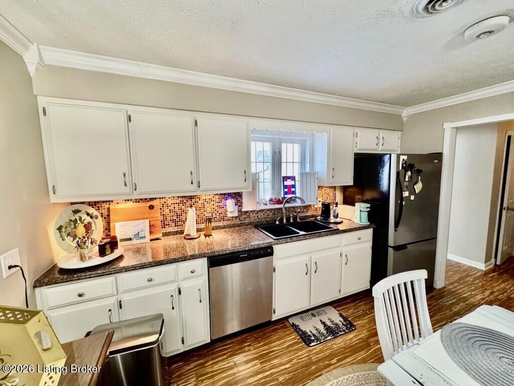 123 Lebanon Hill Road Springfield, KY 40069 - Photo 6 of 27 006_Kitchen