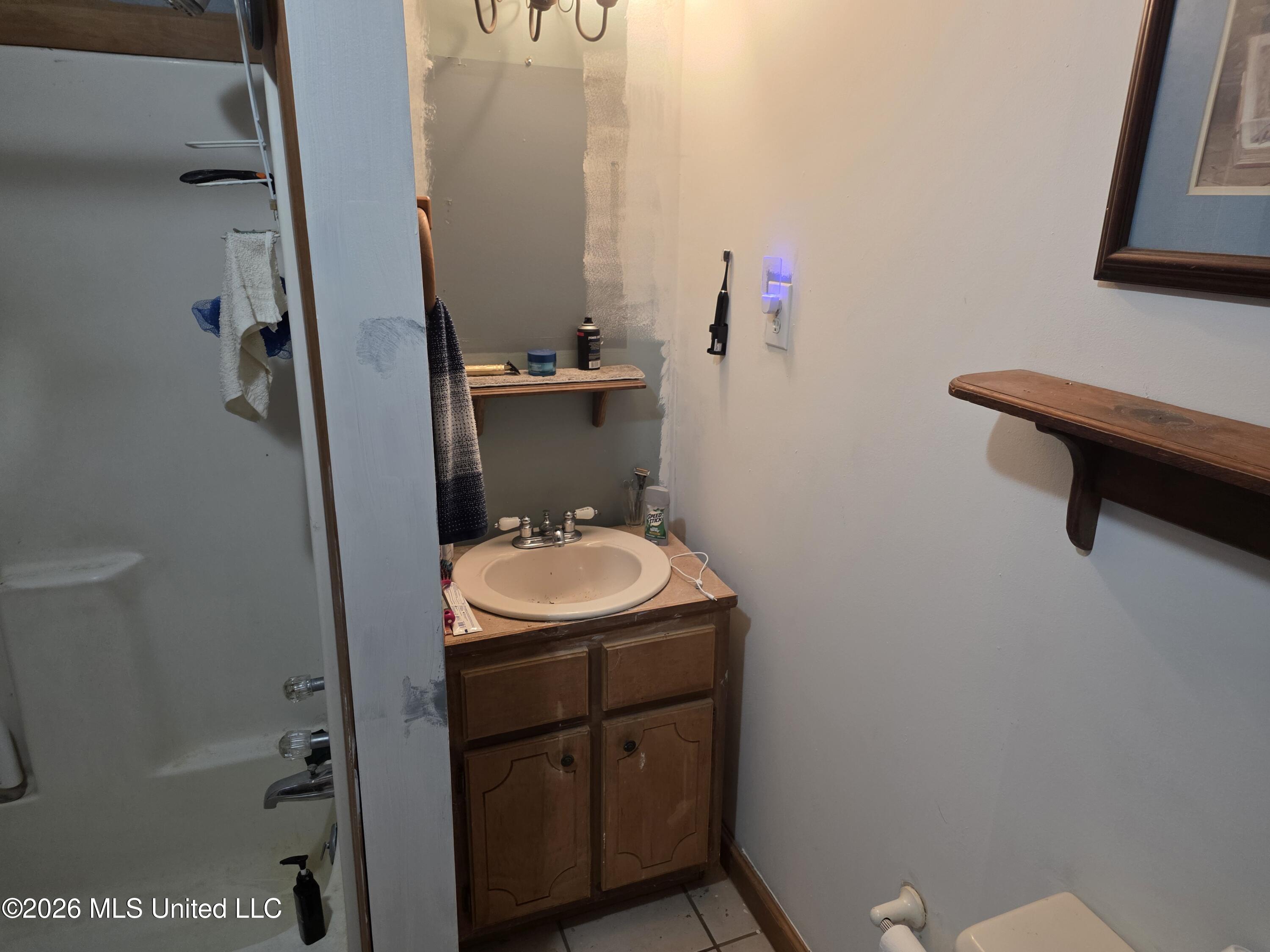 2025 Hendrix Road Coffeeville, MS 38922 - Photo 13 of 27 Bathrm pt2