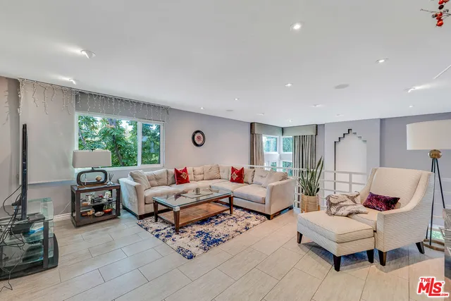 $7,895 | 13563 Contour Drive, Sherman Oaks, CA 91423