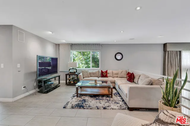 $7,895 | 13563 Contour Drive, Sherman Oaks, CA 91423