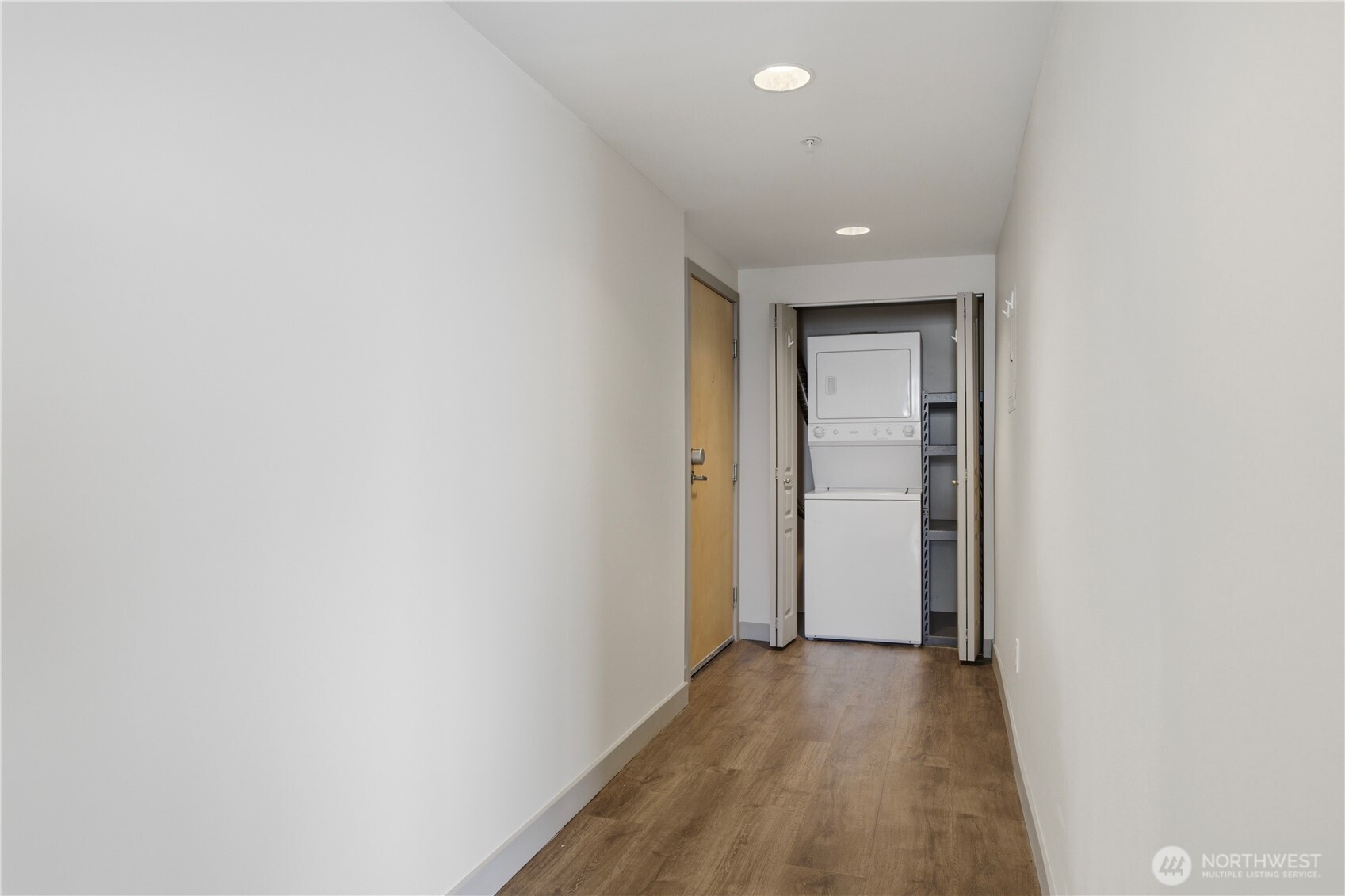 2929 1st Avenue, Unit 808 Seattle, WA 98121 - Photo 13 of 19