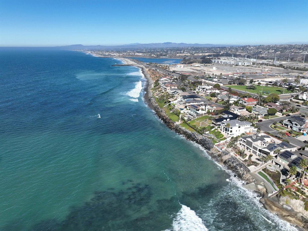 5199 El Arbol Drive Carlsbad, CA 92008 - Photo 35 of 57 AIRIEL VIEW LOOKIGN NORTH TOWARDS CARLSBAD