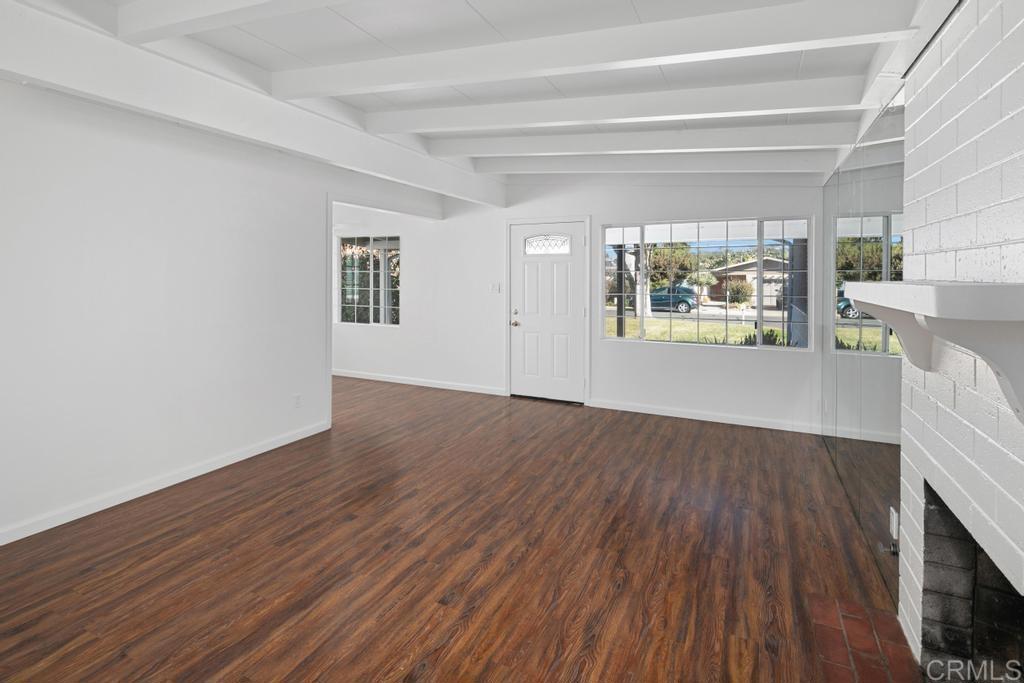 5199 El Arbol Drive Carlsbad, CA 92008 - Photo 7 of 57 Living Room