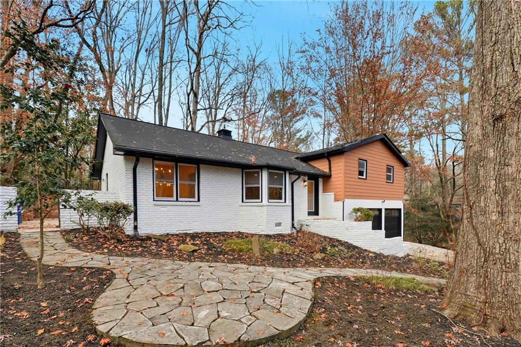 2520 Overlook Way Northeast Atlanta, GA 30345 - Photo 3 of 25