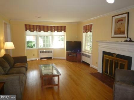102 Croydon Road Baltimore, MD 21212 - Photo 14 of 30 Living Room