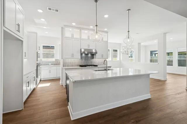 $640,000 | 9710 Falling Leaf Drive, Missouri City, TX 77459