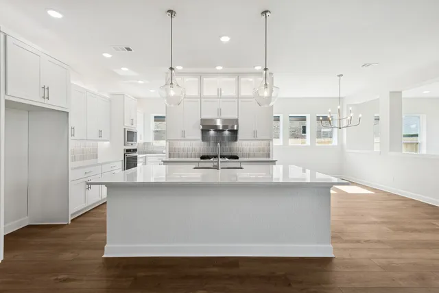 $640,000 | 9710 Falling Leaf Drive, Missouri City, TX 77459