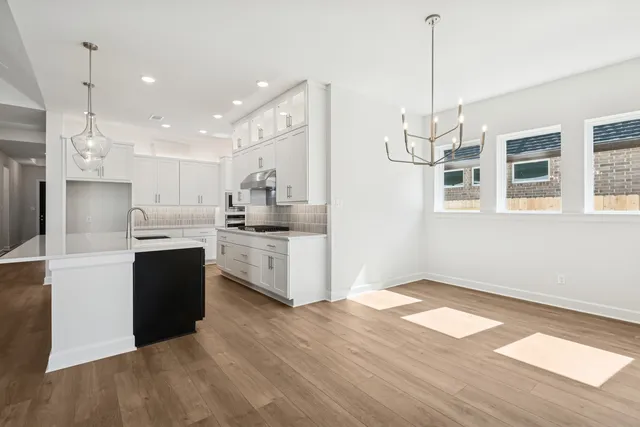 $640,000 | 9710 Falling Leaf Drive, Missouri City, TX 77459