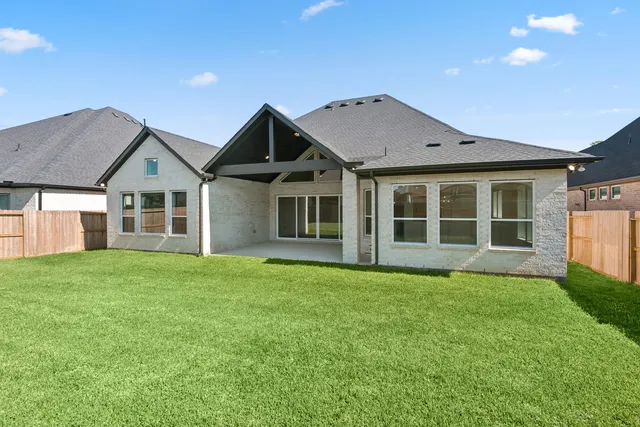 $640,000 | 9710 Falling Leaf Drive, Missouri City, TX 77459