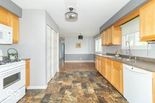 $239,900 | 732 East County Road 300 South, New Castle, IN 47362