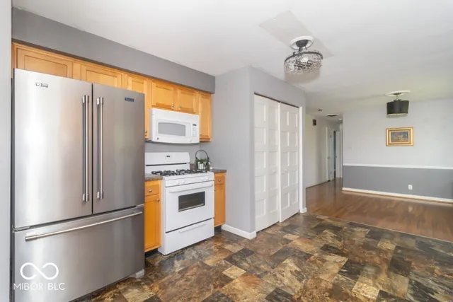 $239,900 | 732 East County Road 300 South, New Castle, IN 47362