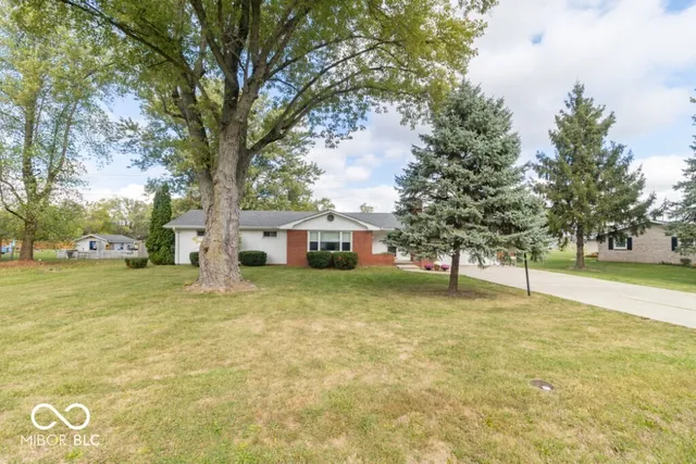 $239,900 | 732 East County Road 300 South, New Castle, IN 47362