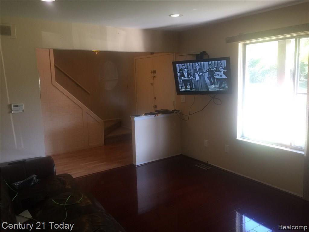 5241 Frazho Road Warren, MI 48091 - Photo 2 of 15 image.jpg