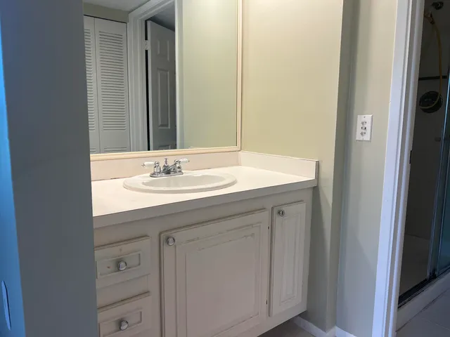 $1,725 | 4501 Martinique Way, Unit F2, Coconut Creek, FL 33066