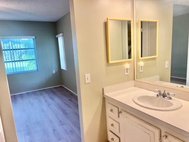 $1,725 | 4501 Martinique Way, Unit F2, Coconut Creek, FL 33066