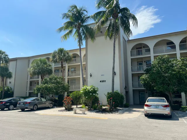 $1,725 | 4501 Martinique Way, Unit F2, Coconut Creek, FL 33066