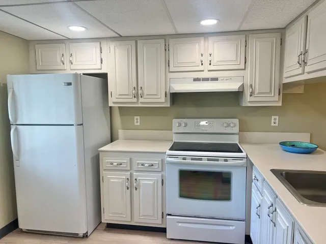 $1,725 | 4501 Martinique Way, Unit F2, Coconut Creek, FL 33066