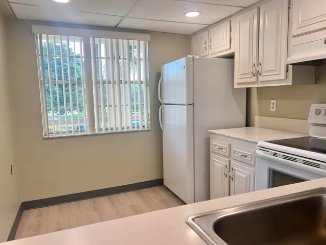 $1,725 | 4501 Martinique Way, Unit F2, Coconut Creek, FL 33066