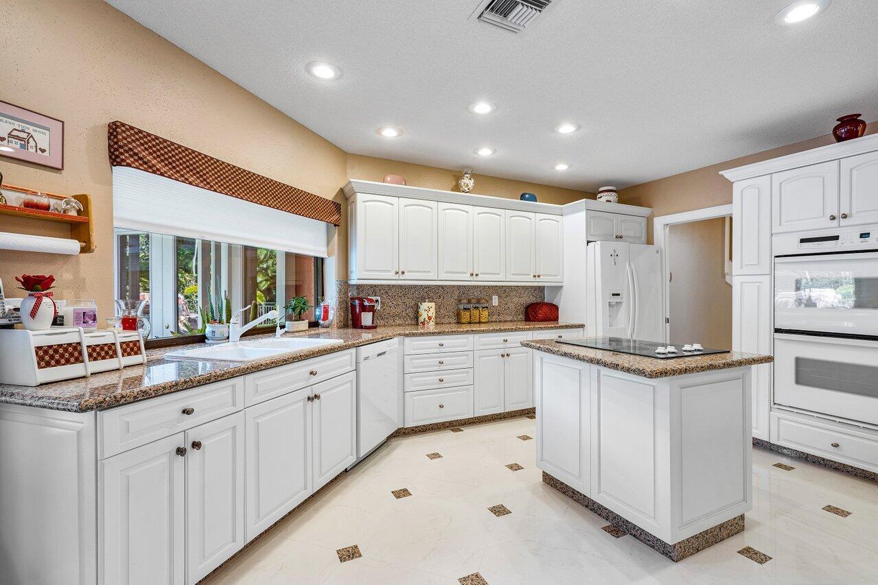 1161 Southwest 19th Avenue Boca Raton, FL 33486 - Photo 19 of 60 Kitchen