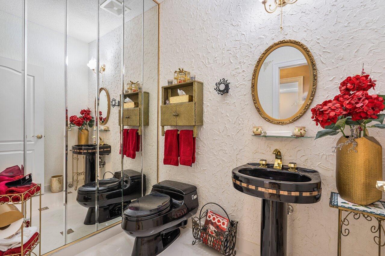 1161 Southwest 19th Avenue Boca Raton, FL 33486 - Photo 30 of 60 Half Bathroom