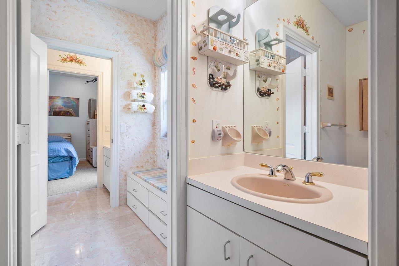 1161 Southwest 19th Avenue Boca Raton, FL 33486 - Photo 42 of 60 Bathroom