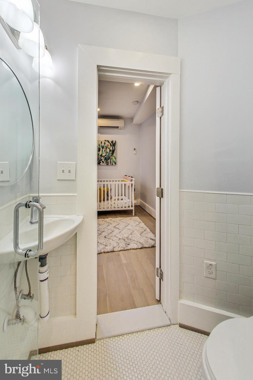 2119 1st Street Northwest Washington, DC 20001 - Photo 28 of 58 Middle Bath