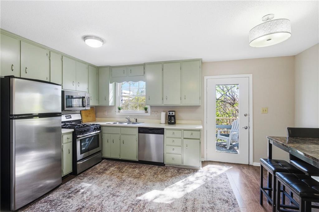 1787 Ridgeway Avenue Northwest Atlanta, GA 30318 - Photo 5 of 37